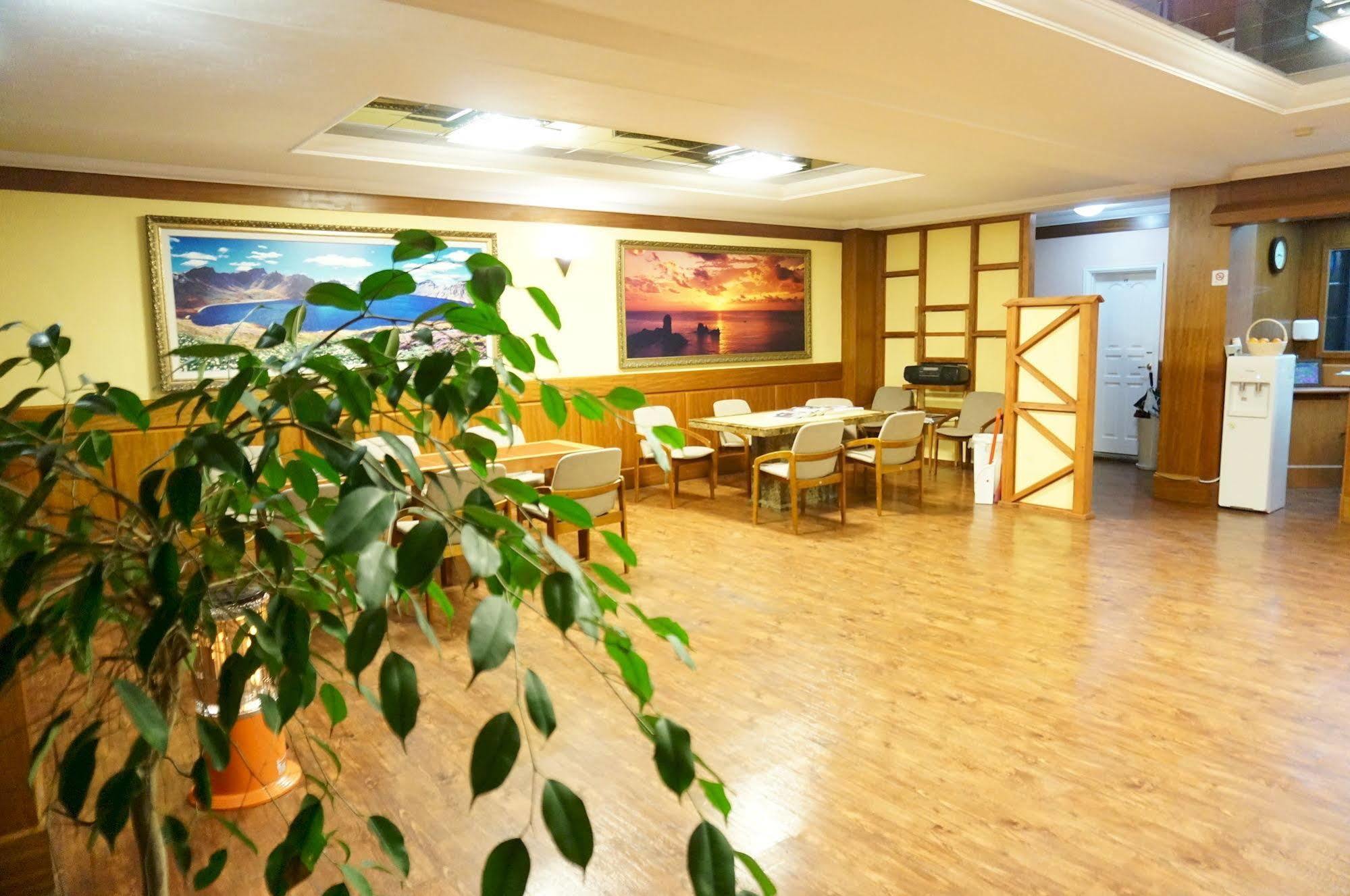 Park Beach Hotel Jeju by Eksteriør bilde