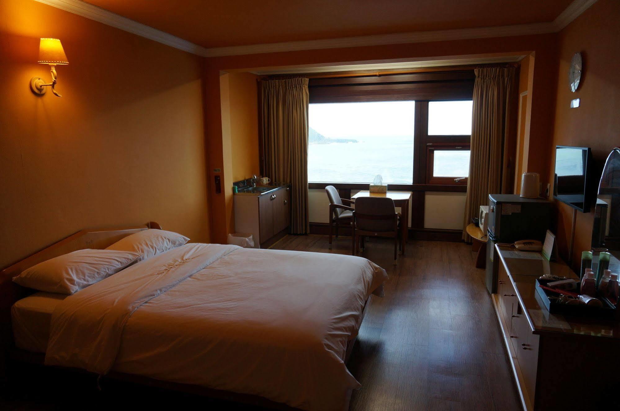 Park Beach Hotel Jeju by Eksteriør bilde